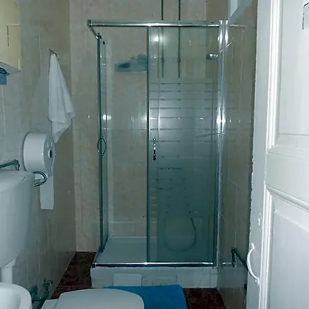 Hostel Crescent