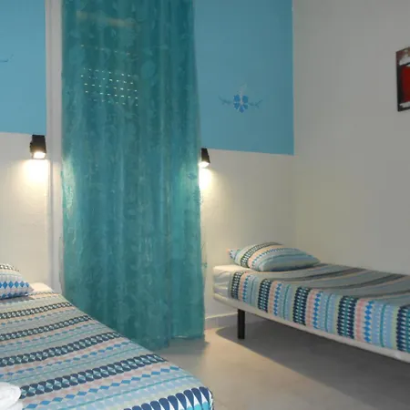 Auberge de jeunesse Crescent *