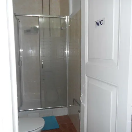 Хостел Crescent *