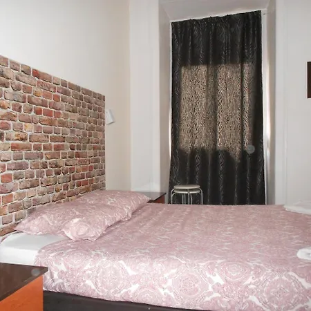 بيت شباب Crescent *